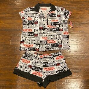 NWT Netflix Stranger Things Women's Printed Notched Top & Shorts PJ Set Size S
